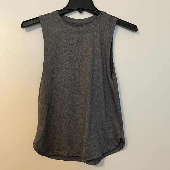 Sleeveless workout Tank - Picture 1 of 3